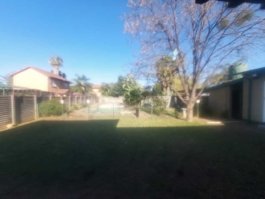 4 Bedroom Property for Sale in Oos Einde North West